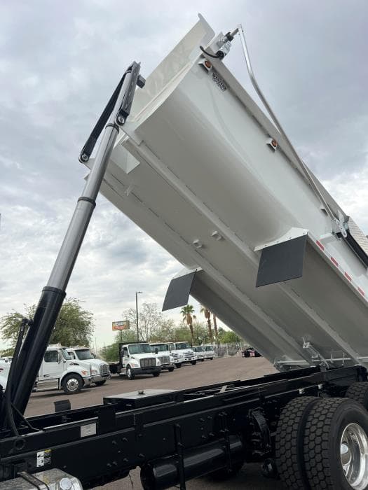 2026 Peterbilt 548 in Phoenix, AZ — photo 18