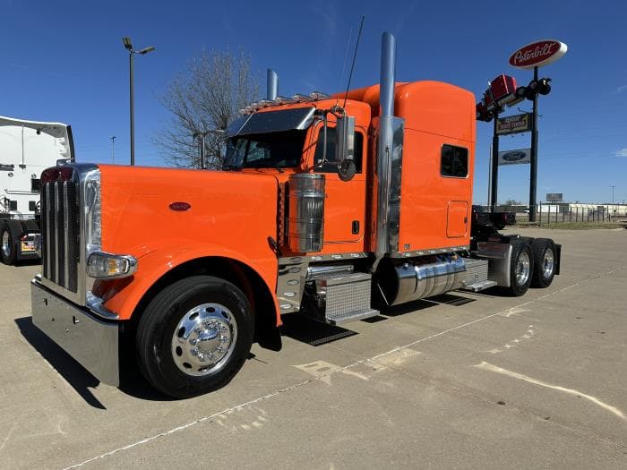 2024 Peterbilt 389 in Oklahoma City, OK — photo 2