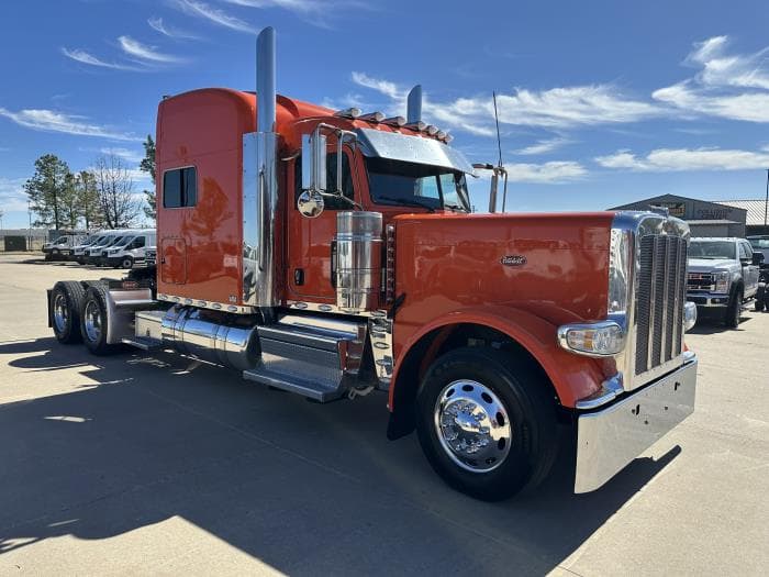 2024 Peterbilt 389 in Oklahoma City, OK — photo 3