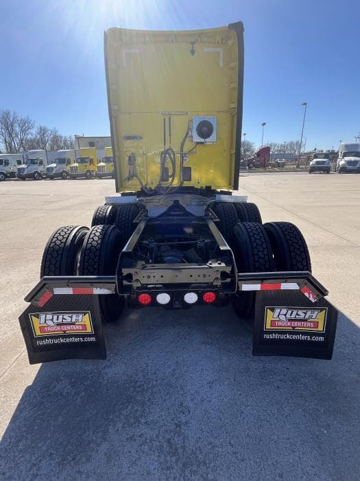 2021 Kenworth T680 in Kansas City, MO — photo 5