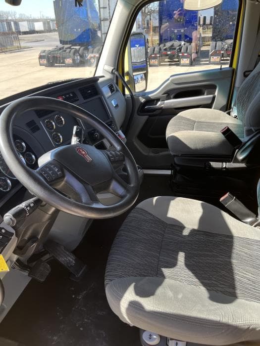 2021 Kenworth T680 in Kansas City, MO — photo 13