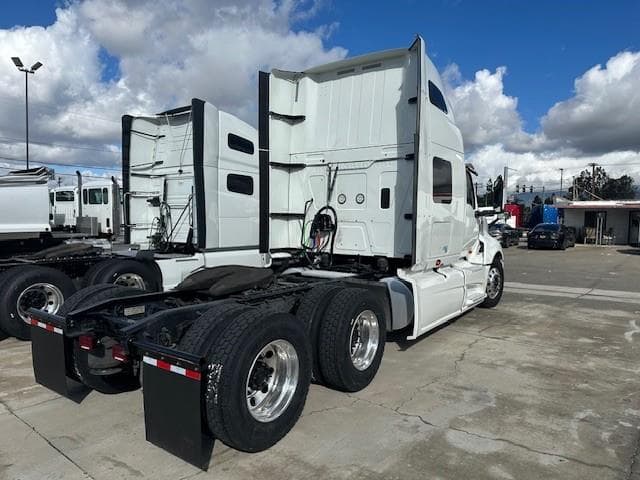 2023 International LT in Fontana, CA — photo 4