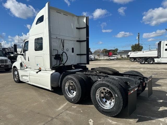 2023 International LT in Fontana, CA — photo 16