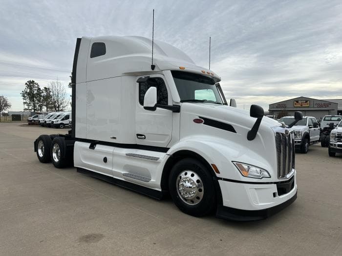 2024 Peterbilt 579 in Oklahoma City, OK — photo 3