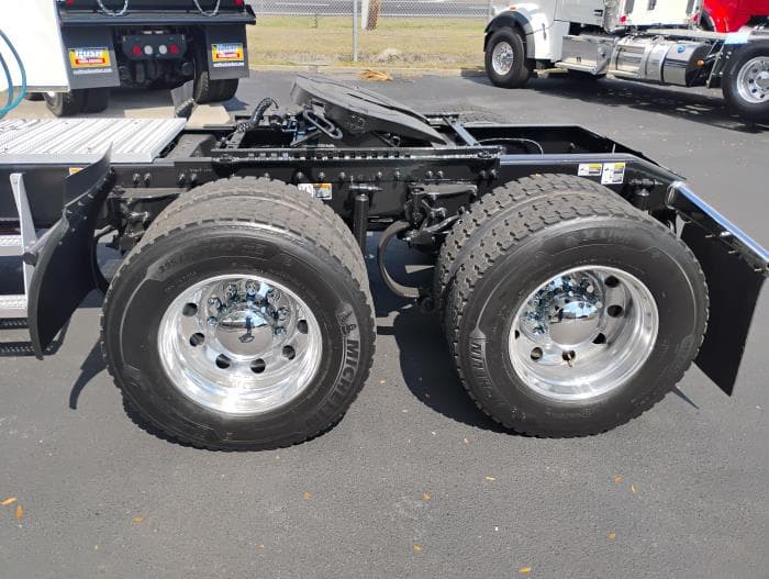 2022 Peterbilt 579 in Tampa, FL — photo 10