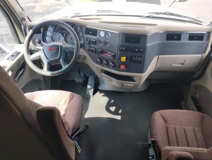 2022 Peterbilt 579 in Tampa, FL — photo 29
