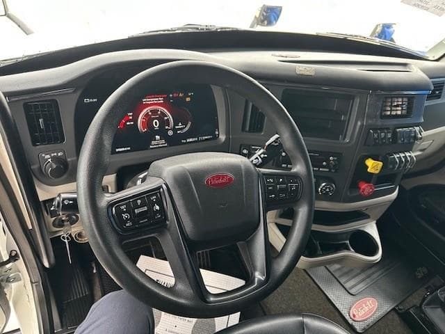 2024 Peterbilt 579 in Fontana, CA — photo 5