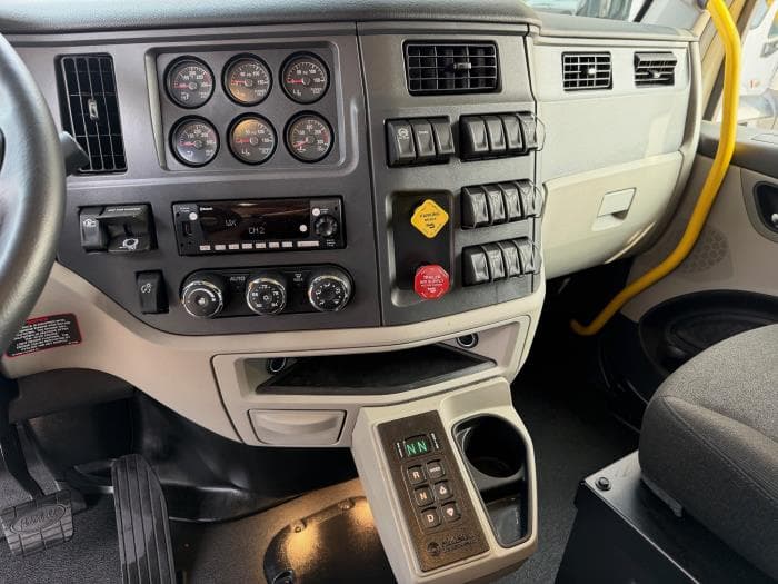 2026 Peterbilt 567 in San Antonio, TX — photo 13