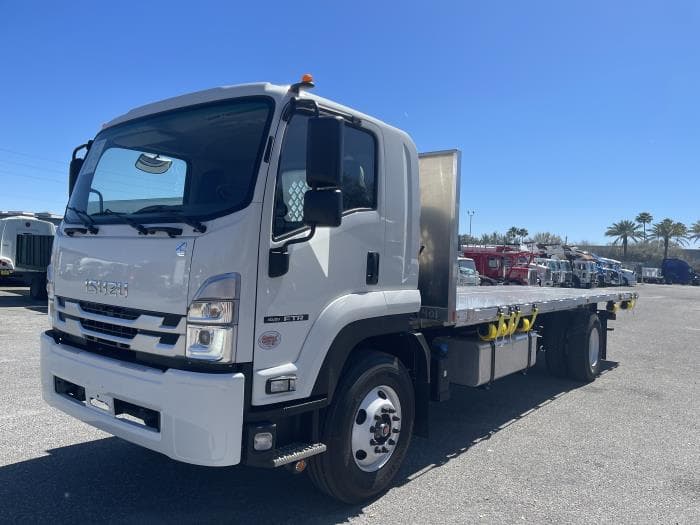 2025 Isuzu FTR in Orlando, FL — photo 2