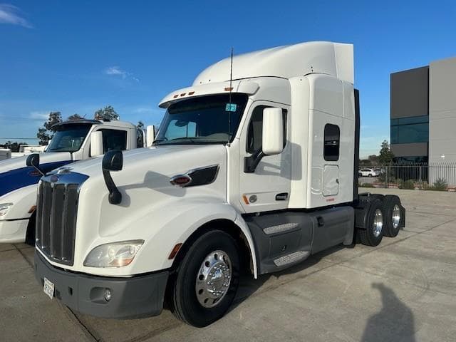 2020 Peterbilt 579 — photo 3
