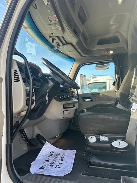2020 Peterbilt 579 — photo 6