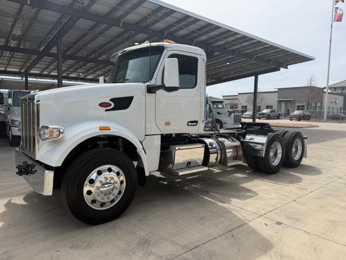 2027 Peterbilt 567 in San Antonio, TX — photo 3