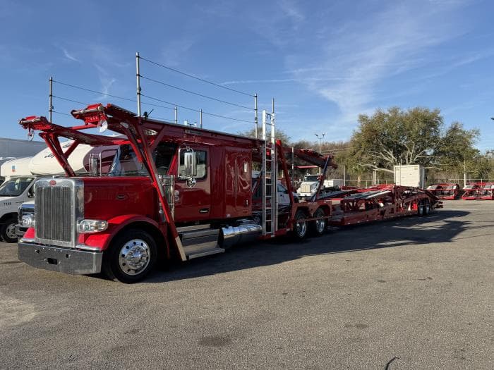 2025 Peterbilt 589 in Orlando, FL — photo 3