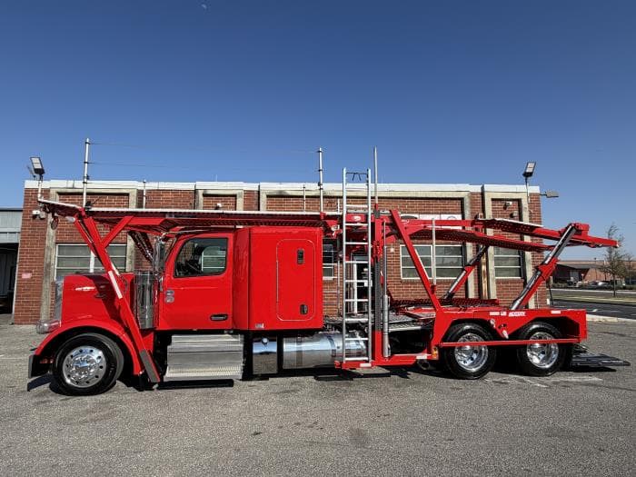 2025 Peterbilt 589 in Orlando, FL — photo 6
