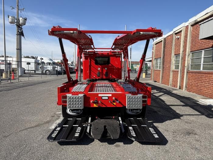 2025 Peterbilt 589 in Orlando, FL — photo 8