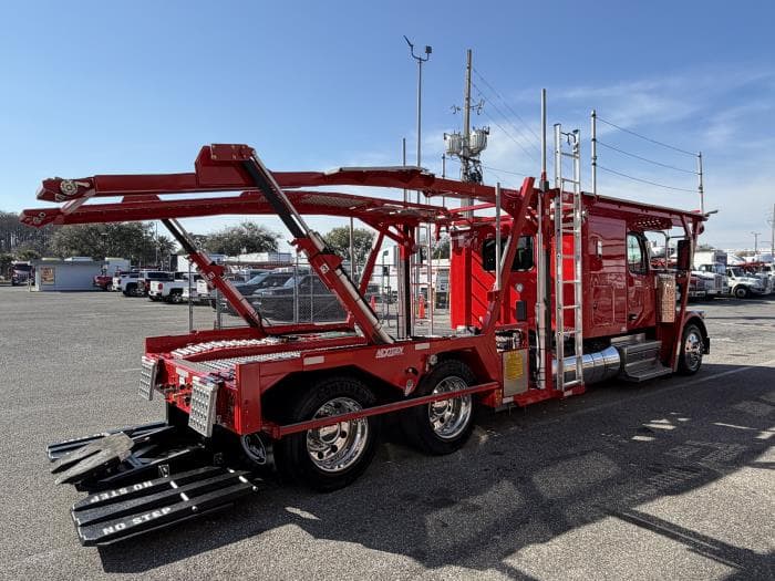 2025 Peterbilt 589 in Orlando, FL — photo 10