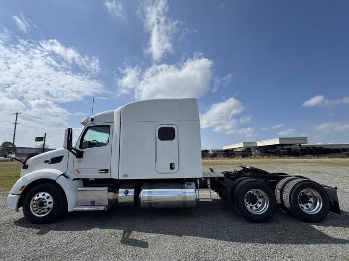 2022 Peterbilt 579 in North Little Rock, AR — photo 7