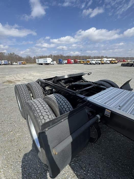 2022 Peterbilt 579 in North Little Rock, AR — photo 9