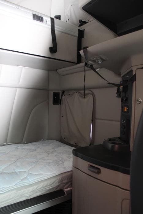 2023 Peterbilt 579 — photo 16