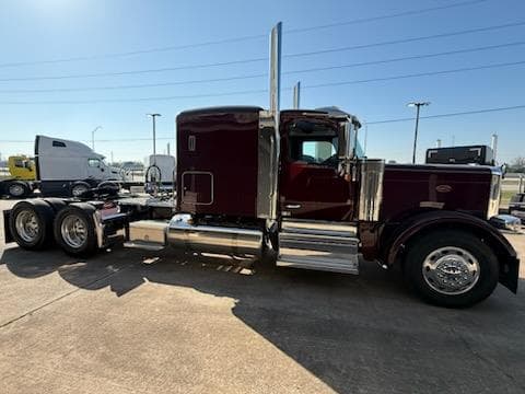 2027 Peterbilt 589 in Sealy, TX — photo 4