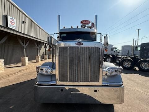 2027 Peterbilt 589 in Sealy, TX — photo 3