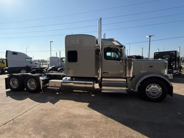 2027 Peterbilt 589 in Sealy, TX — photo 4