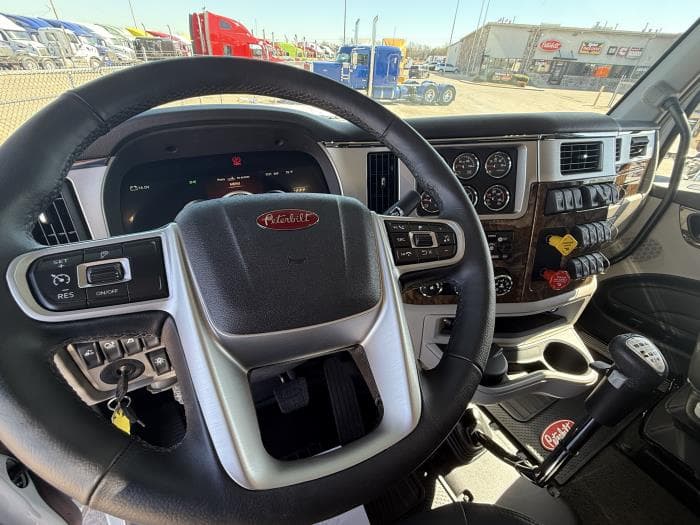 2027 Peterbilt 589 in Tulsa, OK — photo 23