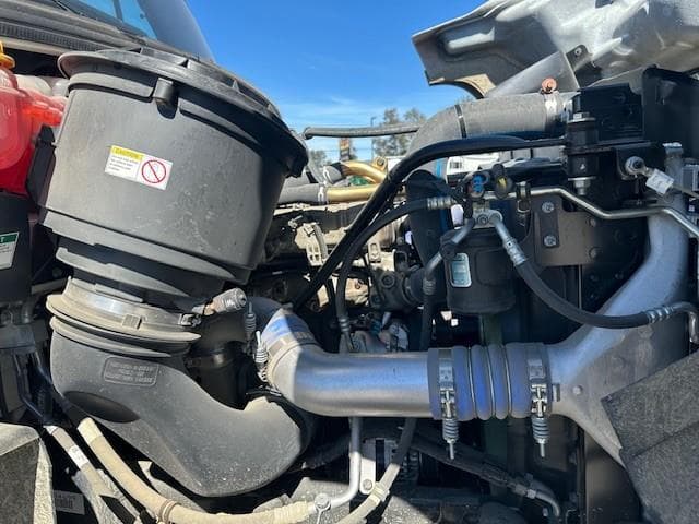 2025 Freightliner — photo 13