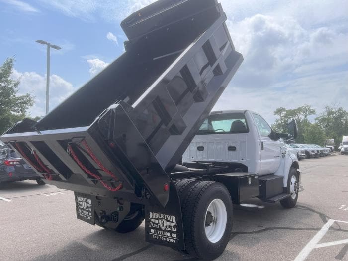2027 Ford F-750 in Cincinnati, OH — photo 25