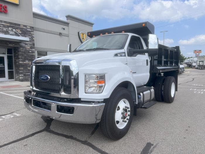 2027 Ford F-750 in Cincinnati, OH — photo 3