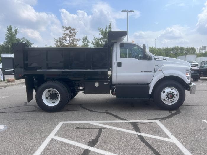 2027 Ford F-750 in Cincinnati, OH — photo 6