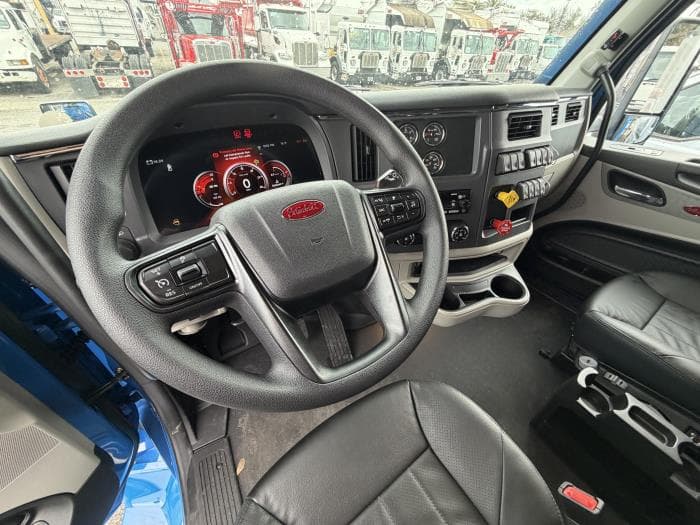 2027 Peterbilt 579 in Orlando, FL — photo 10