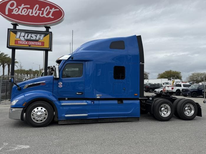 2027 Peterbilt 579 in Orlando, FL — photo 3
