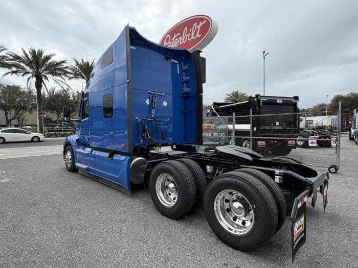 2027 Peterbilt 579 in Orlando, FL — photo 4