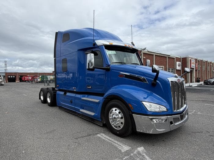 2027 Peterbilt 579 in Orlando, FL — photo 8