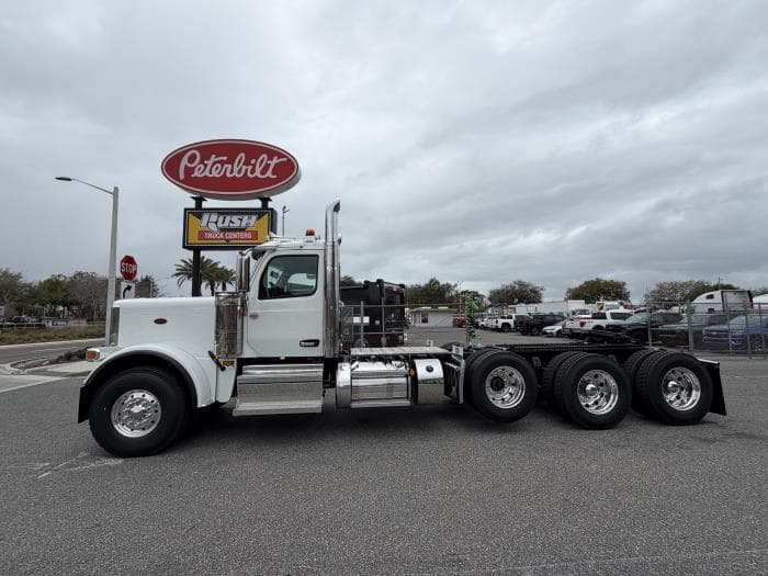 2027 Peterbilt 589 in Orlando, FL — photo 3