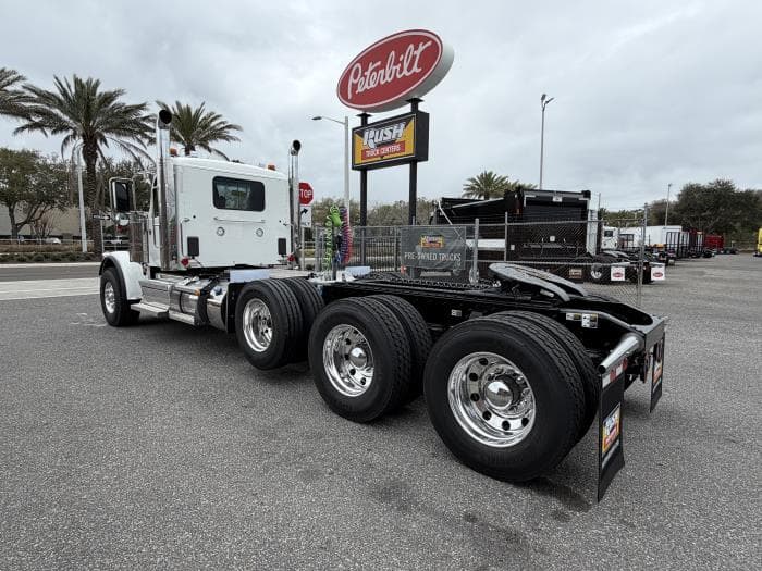 2027 Peterbilt 589 in Orlando, FL — photo 4