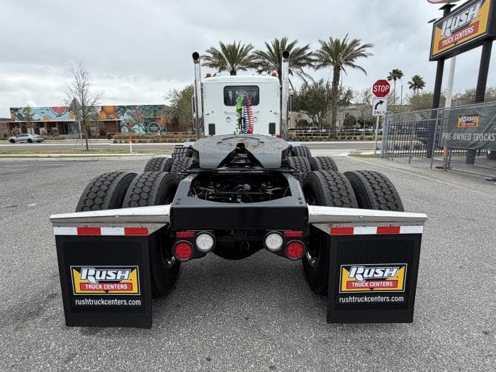 2027 Peterbilt 589 in Orlando, FL — photo 5