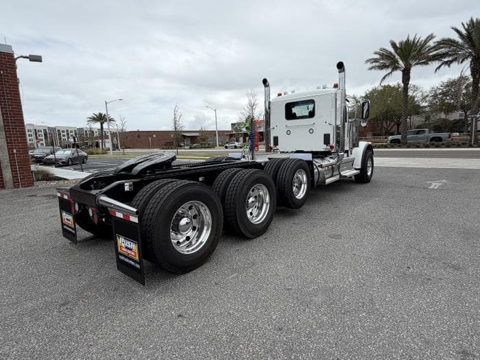 2027 Peterbilt 589 in Orlando, FL — photo 6