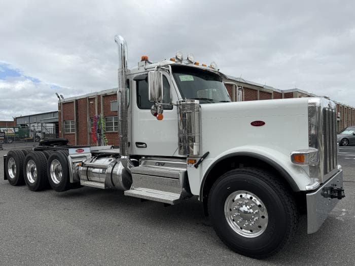 2027 Peterbilt 589 in Orlando, FL — photo 8