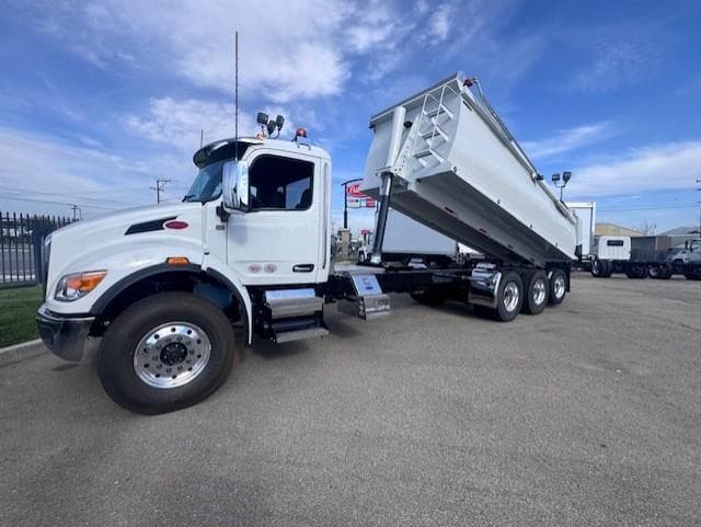 2026 Peterbilt 548 in Fontana, CA — photo 11