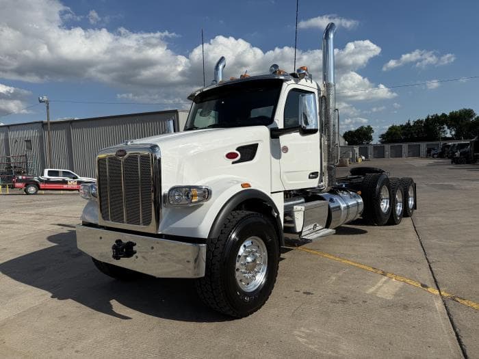 2027 Peterbilt 567 in Dallas, TX — photo 2