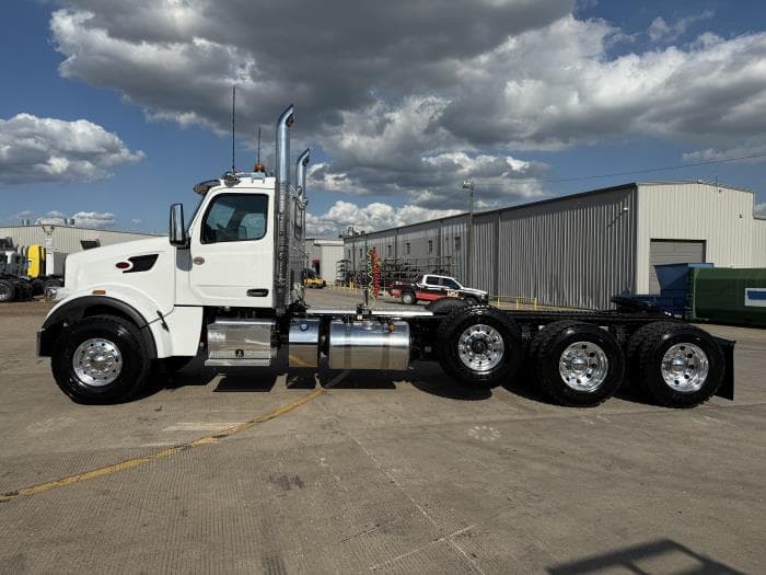 2027 Peterbilt 567 in Dallas, TX — photo 5