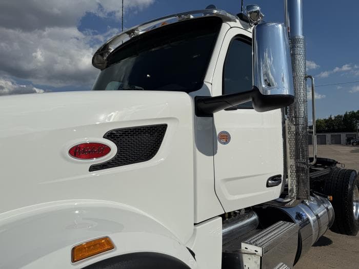 2027 Peterbilt 567 in Dallas, TX — photo 15