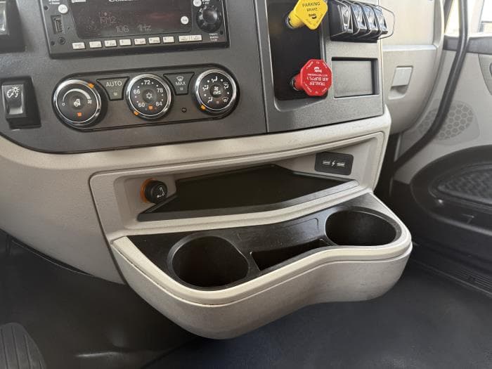 2024 Peterbilt 579 — photo 9