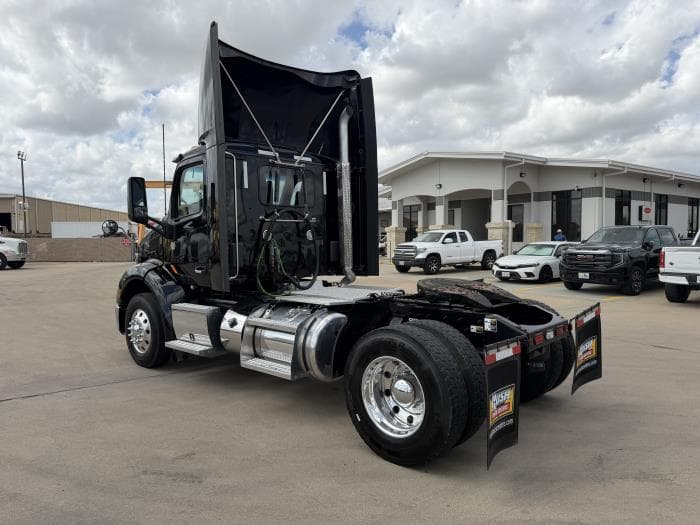 2021 Peterbilt 579 — photo 4