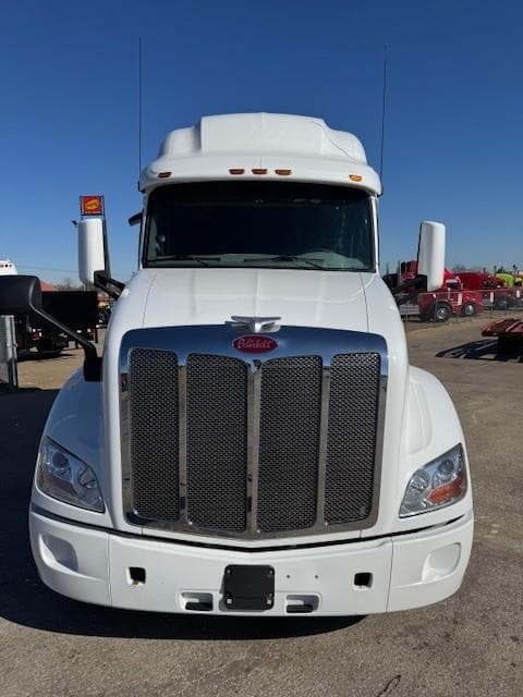 2022 Peterbilt 579 in Tulsa, OK — photo 9