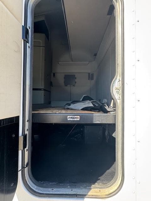 2022 Peterbilt 579 in Tulsa, OK — photo 18