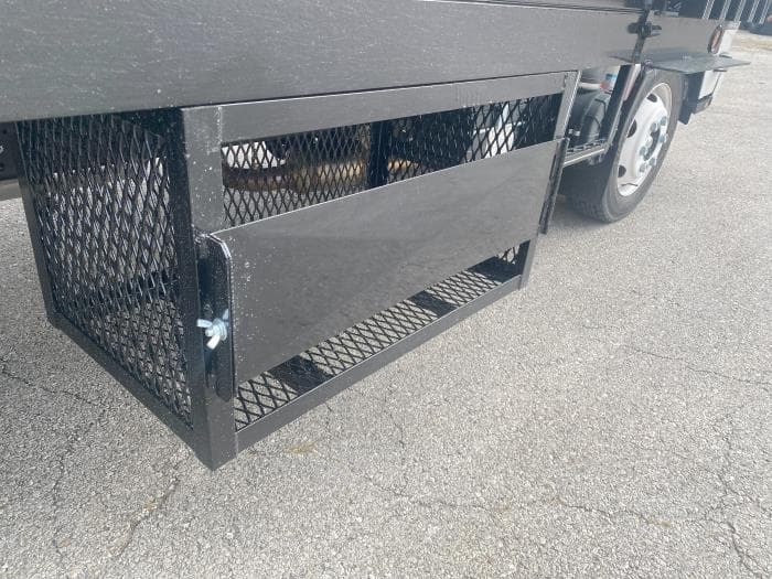 2025 Isuzu NRR in Olathe, KS — photo 5