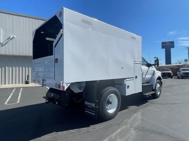 2025 Ford F-650 — photo 7